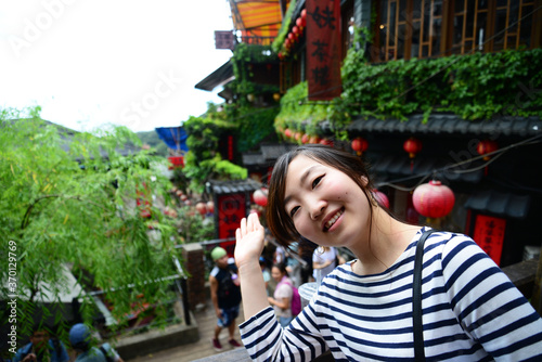 九份を観光する女性