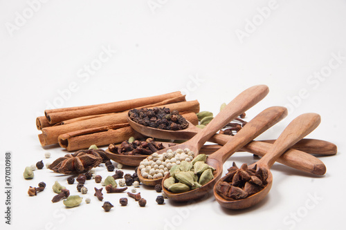 Fototapeta Naklejka Na Ścianę i Meble -  indian spices isolated on white background.