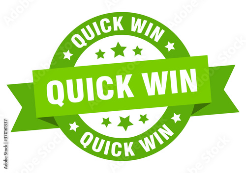 quick win round ribbon isolated label. quick win sign