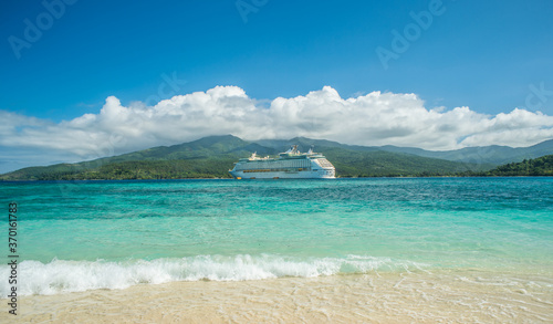 Foto Mystery Island, Vanuatu, view of Voyager of the Seas from beach