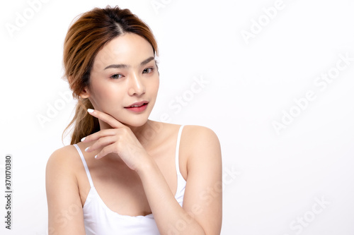 Healthy asian young beauty natural skin. beautiful girl makeup cosmetic model and spa concept