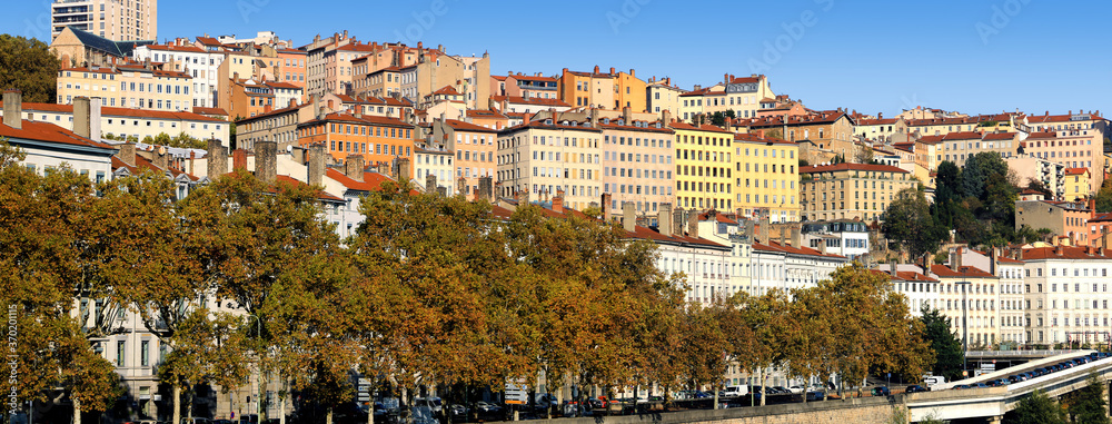 Le quartier pittoresque sur la colline de La Croix Rousse, en bord de Saône à Lyon.