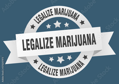 legalize marijuana round ribbon isolated label. legalize marijuana sign
