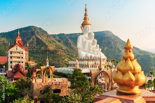 Canvas Print Buddhist temple Wat Phra Thart Pha Sorn Kaew in Asia, Thailand