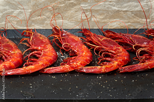 Haciendo marisco a la plancha.