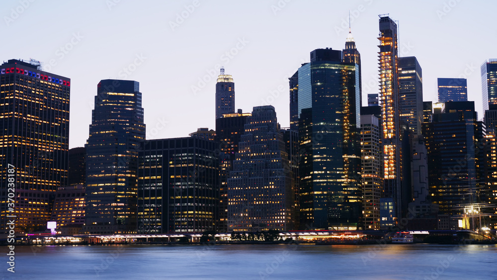 Obraz premium landscape of lower manhattan financial district evening 