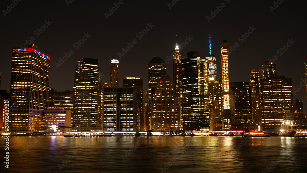 Fototapeta premium landscape photo of lower Manhattan night time 