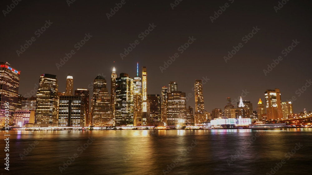 Obraz premium landscape photo of lower Manhattan night time 