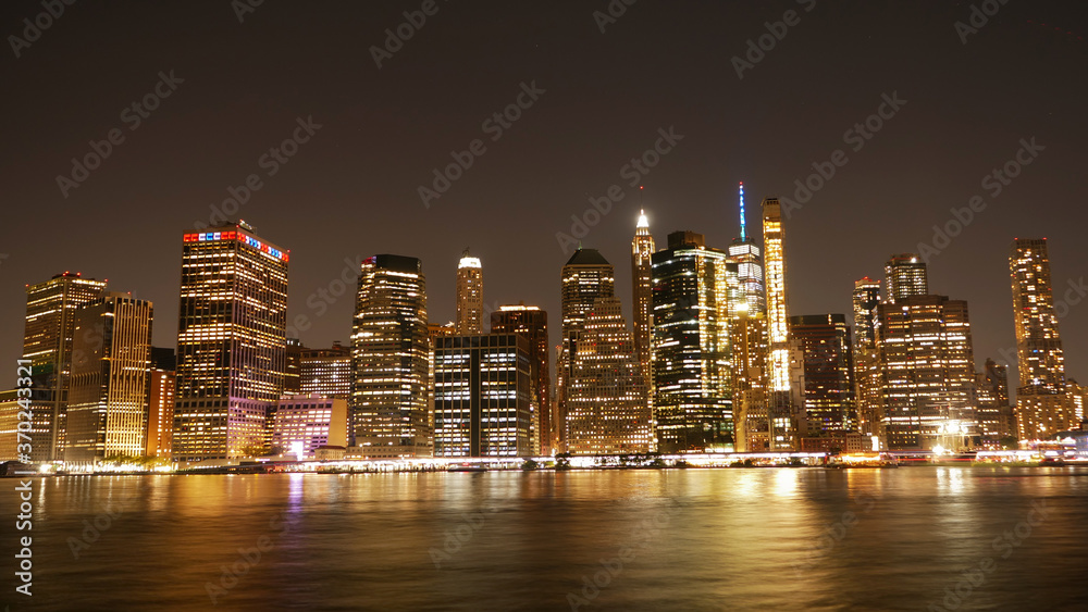 Fototapeta premium landscape photo of lower Manhattan night time 