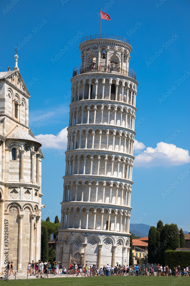 The famous leaning tower of Pisa (Torre Pendente di Pisa in italian), Pisa, Tuscany, Italy