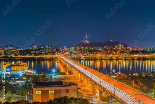 Photography view of traffic and sunset at Banpo Bridge, The Best View Of seoul city South Korea
