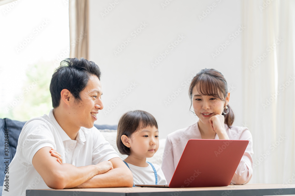 アジア人 仲良し親子 ポートレート アジア人 仲良し親子 ポートレート