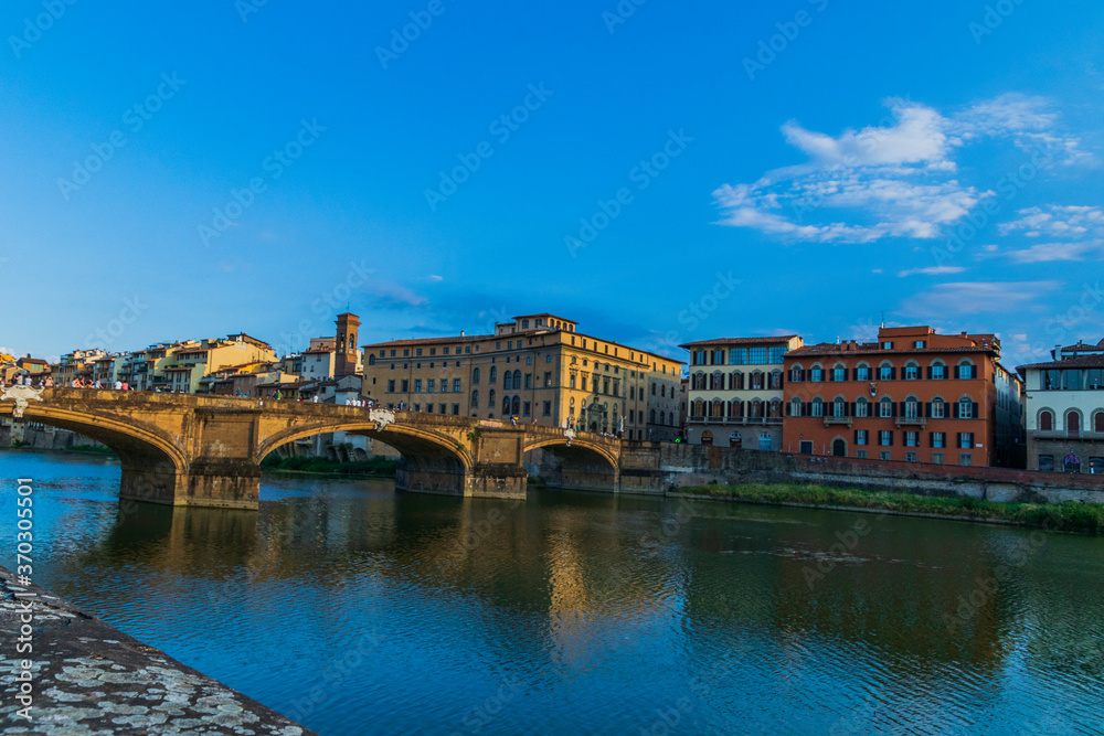 Fototapeta premium traditional, sunrise, church, dome, arc, cathedral, boat, blue, sunset, skyline, summer, toscana, history, water, attraction, culture, arch, beautiful, urban, city, landscape, firenze, travel, river, 