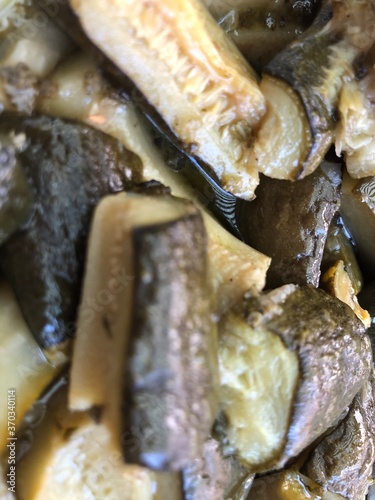 oysters with lemon