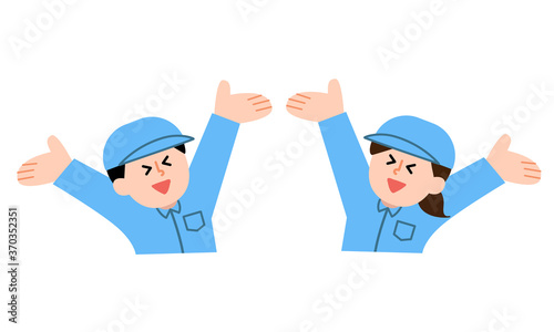 バンザイする作業員男女