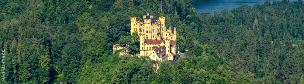 Panoramablick auf Schloss Hohenschwangau im Allgäu