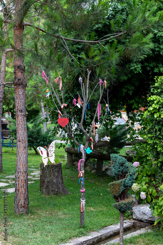 Items hung on the wish tree.