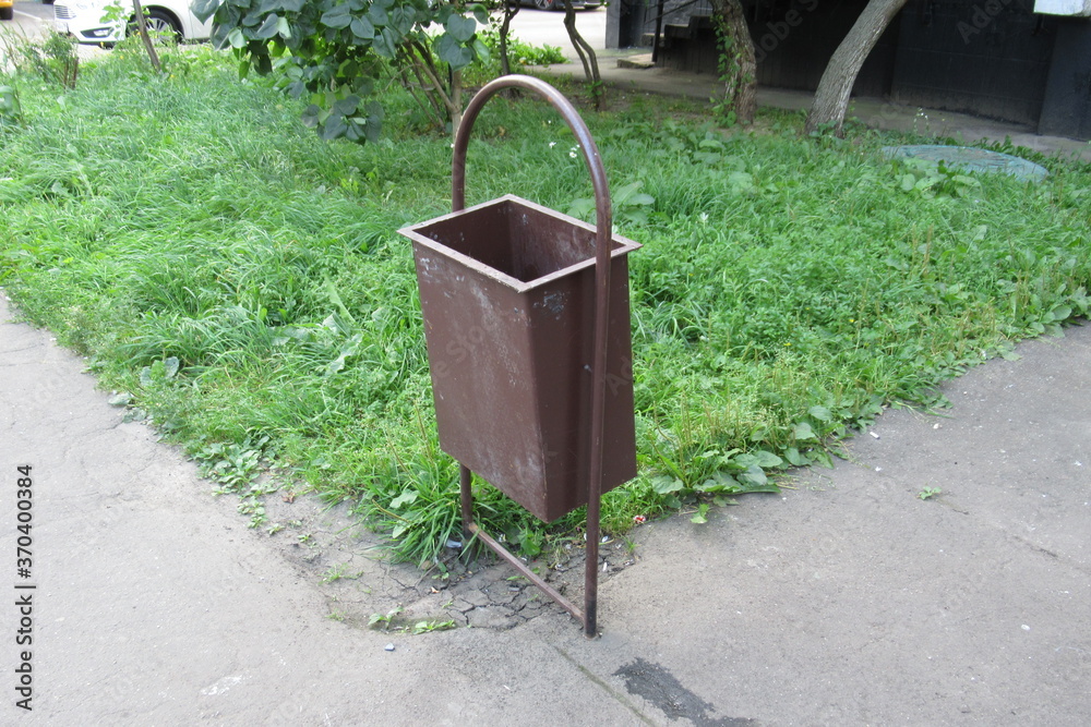 Russia, Moscow, trash can, august 2020 (24) Russia, Moscow, trash can, august 2020 (24)