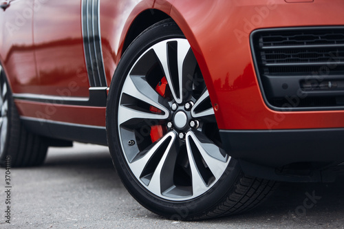Car braking system. Suv car front wheel brake