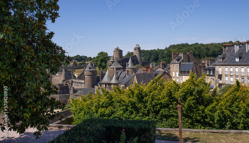 Fourgères panorama du château