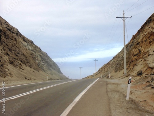 Autopista en la ruta del desierto 12 photo