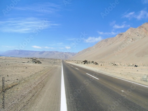 Autopista en la ruta del desierto 14