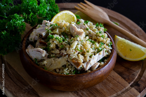 Tableau sur toile Greek Style Chicken with Cauliflower Rice, lemon and Parsely