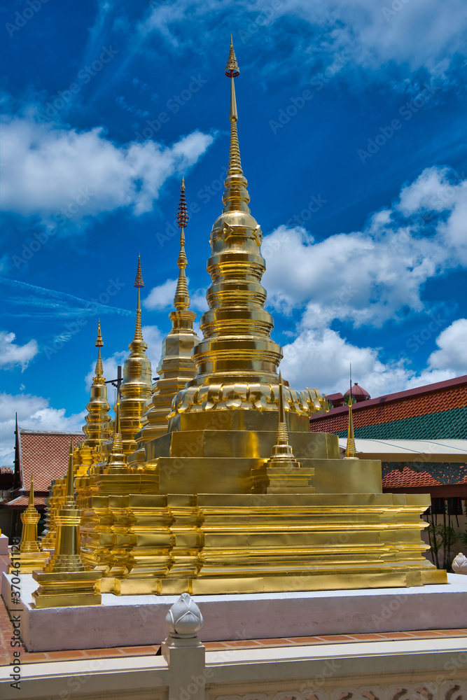 Naklejka premium Golden stupa at ancient city Samut Prakan