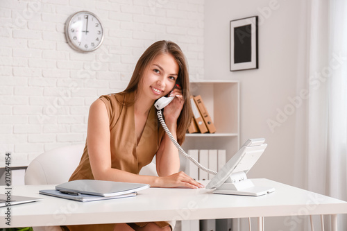 Beautiful young businesswom...