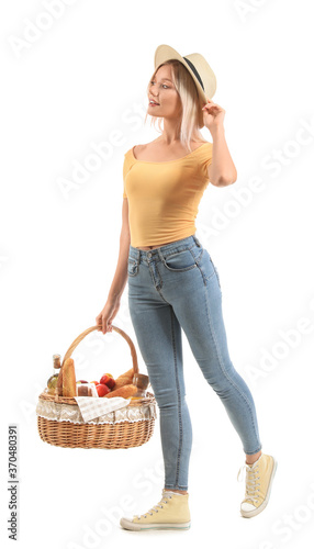 Young woman with food for p...