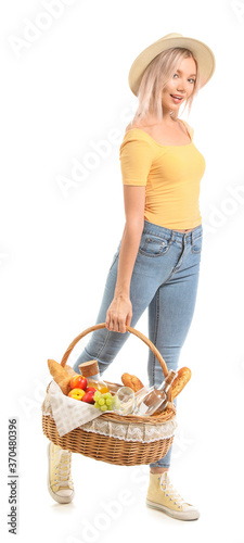 Young woman with food for p...