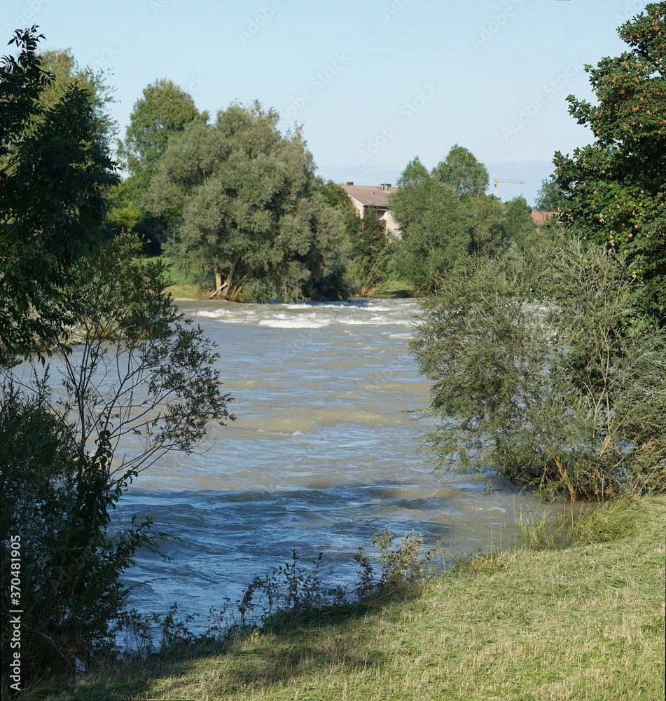 Obraz premium Augusthochwasser Bruckmühl 2020