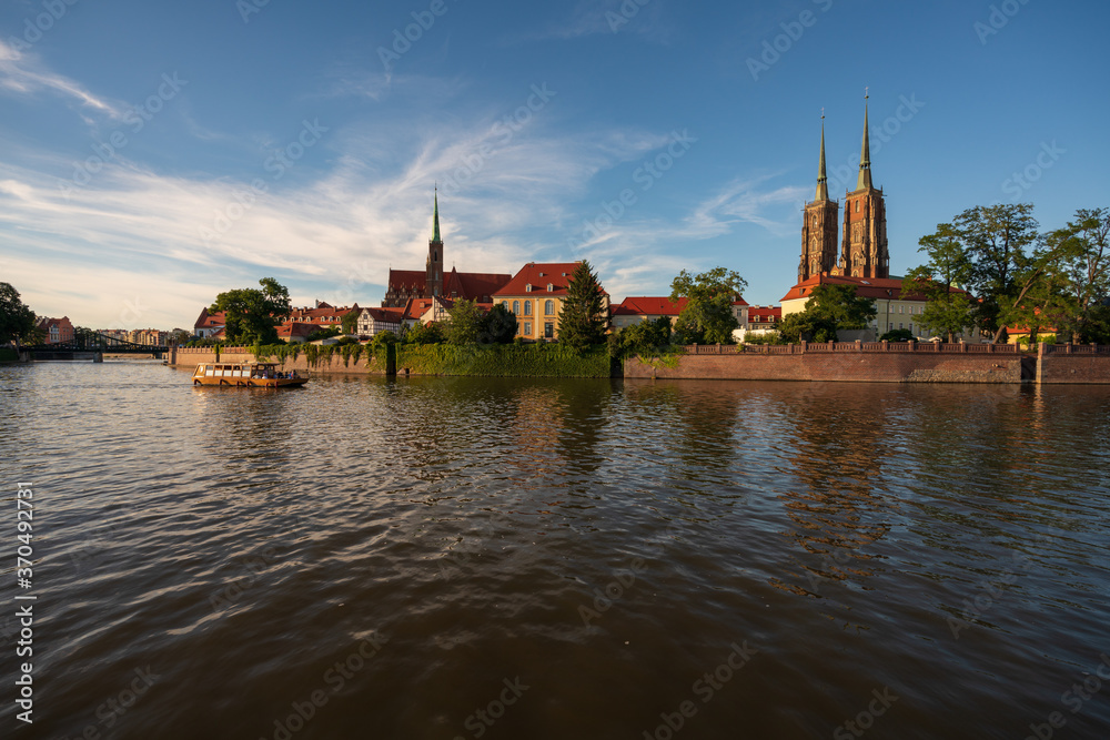 Fototapeta premium Wroclaw, Poland August 5, 2020; View of the city of Wroclaw from the perspective of the Odra River.