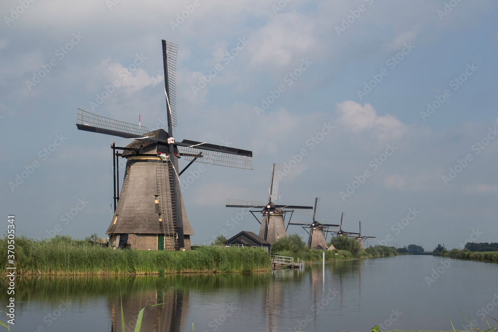 holländische Windmühlen