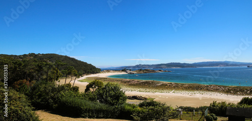  Strolling along the protected beaches of the Cies islands (Galicia-Spain)