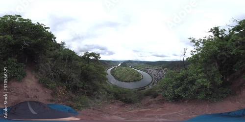 360VR, Aussicht über die Moselschleife und den Weinort Bremm vom Calmont-Höhenweg.
Steilster Weinberg Europas
 photo