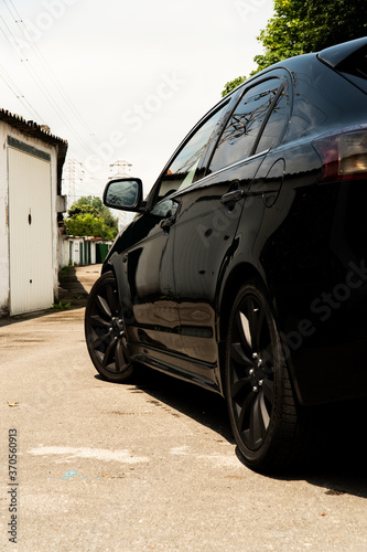 Full black japanese car © Dario