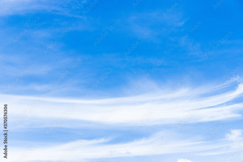 Fototapeta premium Blue sky with cloud with beautiful white clouds.