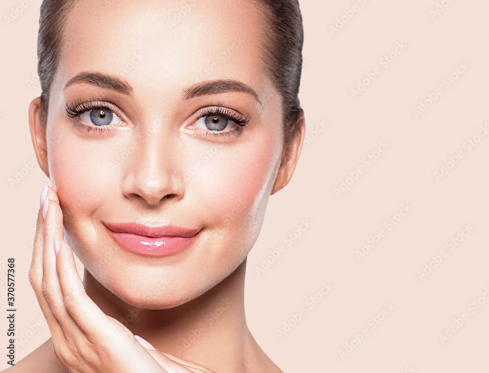 Fototapeta premium Beauty woman portrait healthy skin manicure hands natural make up