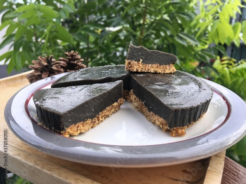 Black sesame with oat chesscake  photo