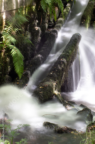 Caída del agua