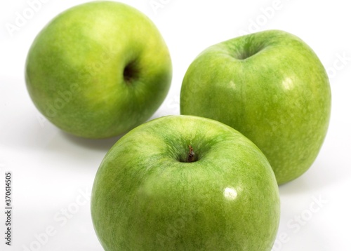 Granny Smith Apple, malus domestica, Fruits against White Background