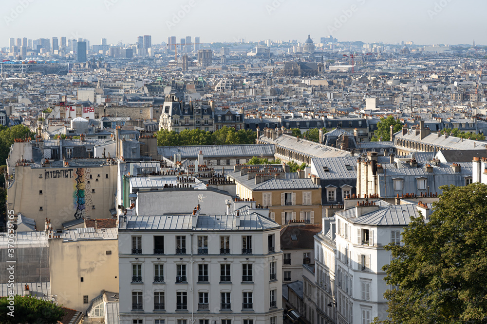 Vue panoramique sur Paris depuis la butte Montmartre