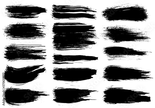 Paint brush. Black ink grunge brush strokes. Vector paintbrush set. Grunge design elements. Painted ink stripes