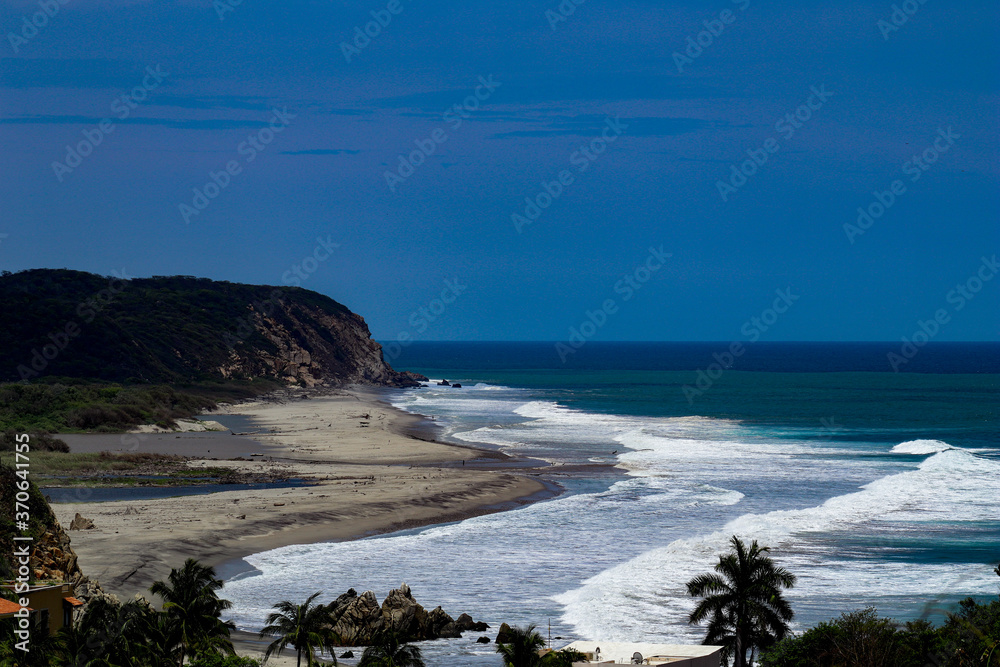 Vista aérea de playa La Bocana