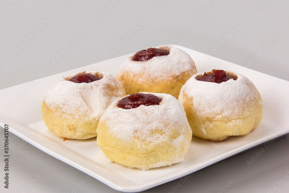 Sweet bread stuffed with guava jam