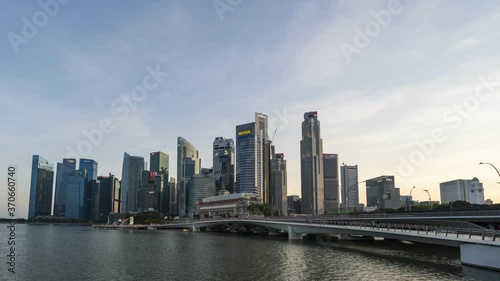 Wallpaper Mural [4K Time lapse] Finantial District in Singapore from dusk to night	 Torontodigital.ca