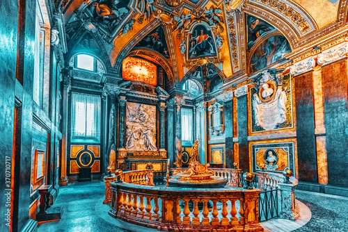 Billede på lærred ROME, ITALY - MAY 08, 2017 : Inside the Basilica of Santa Maria Maggiore (on Piazza di Santa Maria Maggiore)-is  a Papal major basilica and the largest Catholic Marian church in Rome