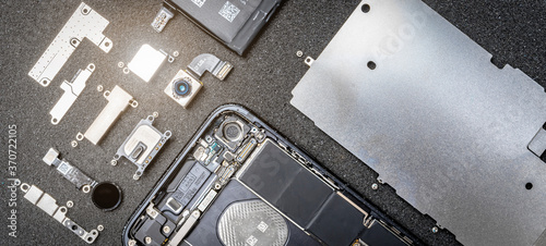 Smartphone Reparatur – in Einzelteile zerlegt