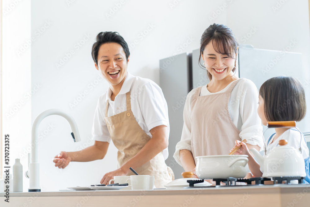アジア人 家族 団らん ポートレート アジア人 家族 団らん ポートレート